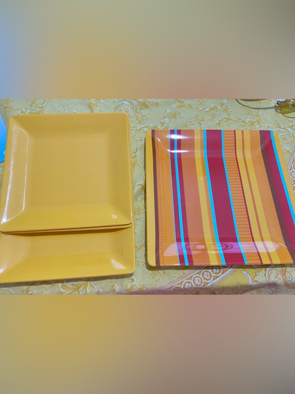 Bobby Flay Melamine Square Striped Tray & 4 Yellow Plates. Outdoor Dining.NWT.